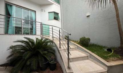 CASA ALTO PADRAO NOA BAIRRO MANOEL VALINHAS EM DIVINOPOLIS MG