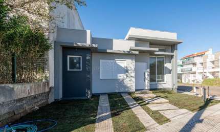 Casa com 3 quartos à venda na Rua Canísio Binsfeld, --, Hípica, Porto Alegre por R$ 650.000