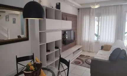 Casa com 3 quartos à venda na Rua Eroni Soares Machado, 194, Hípica, Porto Alegre por R$ 650.000