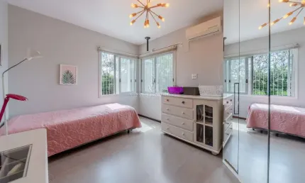 Casa com 3 quartos à venda na Rua Márcio Dias, --, Nonoai, Porto Alegre por R$ 1.350.000