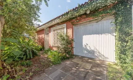 Casa com 3 quartos à venda na rua sargento nicolau dias de farias, --, tristeza, porto alegre por r$ 950.000