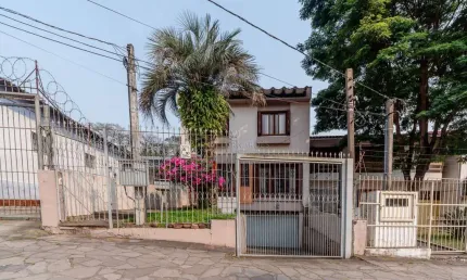 Casa com 4 quartos à venda na Rua Pedro Boticário, --, Glória, Porto Alegre por R$ 750.000