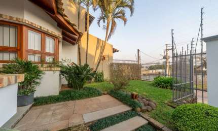 Casa com 3 quartos à venda na Avenida Cai, --, Cristal, Porto Alegre por R$ 1.350.000