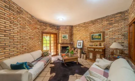 Casa com 3 quartos à venda na Rua Josué Guimarães, --, Espírito Santo, Porto Alegre por R$ 1.650.000