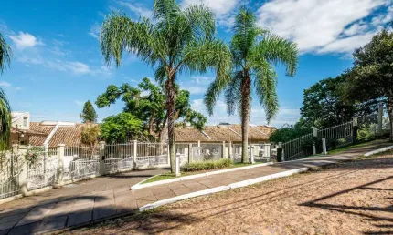Casa em condomínio fechado com 3 quartos à venda na Avenida Coronel Marcos, --, Pedra Redonda, Porto Alegre por R$ 949.000