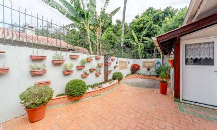 Casa com 3 quartos à venda na Rua João Pacheco da Silveira, --, Ipanema, Porto Alegre por R$ 900.000