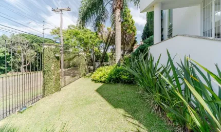 Casa com 3 quartos à venda na Avenida Leonardo Carlucci, 246, Espírito Santo, Porto Alegre por R$ 899.000