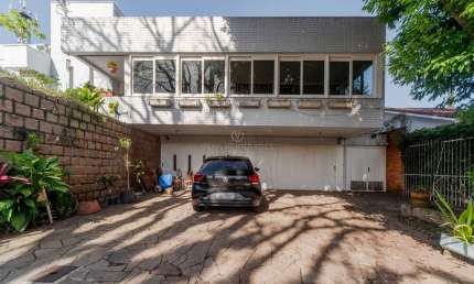 Casa com 3 quartos à venda na Rua Maracá, --, Vila Assunção, Porto Alegre por R$ 3.000.000