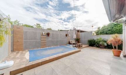 Casa com 3 quartos à venda na Rua Criciúma, 345, Guarujá, Porto Alegre por R$ 565.000