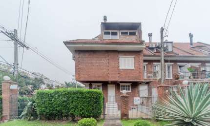 Casa com 3 quartos à venda na Rua Doutor Armando Barbedo, --, Tristeza, Porto Alegre por R$ 890.000