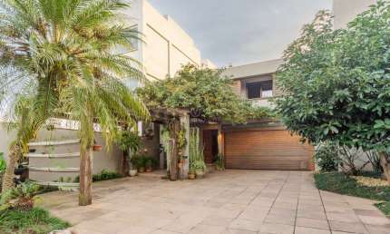 Casa com 4 quartos à venda na Rua Curupaiti, 113, Cristal, Porto Alegre por R$ 2.639.000