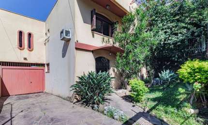 Casa com 3 quartos à venda na Avenida Capivari, --, Cristal, Porto Alegre por R$ 1.050.000