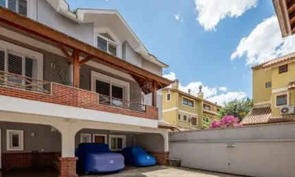 Casa em condomínio fechado com 3 quartos à venda na Rua General Rondon, --, Vila Assunção, Porto Alegre por R$ 1.950.000