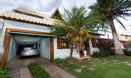 Casa com 4 quartos à venda na Rua São Sebastião do Cai, 12, Camaquã, Porto Alegre por R$ 1.790.000