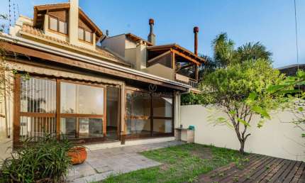 Casa com 3 quartos à venda na Rua Doutor Egon Renner, 35, Ipanema, Porto Alegre por R$ 655.000