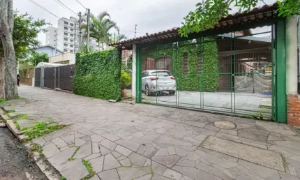 Casa com 3 quartos à venda na Rua Doutor Pereira Neto, 159, Tristeza, Porto Alegre por R$ 850.000