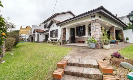 Casa com 4 quartos à venda na Rua Goitacaz, --, Vila Assunção, Porto Alegre por R$ 2.300.000