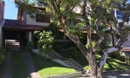 Casa em condomínio fechado com 3 quartos à venda na Rua Professor Antônio José Remião, --, Espírito Santo, Porto Alegre por R$ 1.060.000