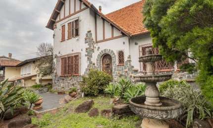 Casa com 4 quartos à venda na Rua Guaiana, 123, Vila Assunção, Porto Alegre por R$ 1.600.000