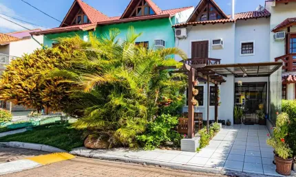 Casa em condomínio fechado com 3 quartos à venda na Rua Osório Mendes Ouriques, --, Guarujá, Porto Alegre por R$ 450.000