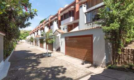 Casa em condomínio fechado com 3 quartos à venda na Avenida Taquary, 160, Cristal, Porto Alegre por R$ 1.290.000
