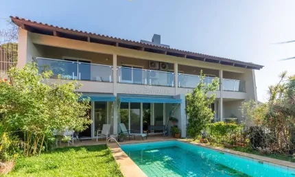 Casa com 4 quartos à venda na Rua Guato, --, Vila Assunção, Porto Alegre por R$ 2.385.000