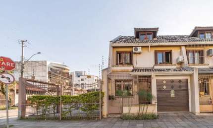 Casa com 3 quartos à venda na Travessa Nossa Senhora de Lourdes, --, Tristeza, Porto Alegre por R$ 850.000