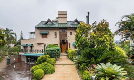Casa em condomínio fechado com 6 quartos à venda na Avenida da Cavalhada, 5205, Cavalhada, Porto Alegre por R$ 4.240.000
