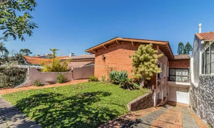 Casa com 3 quartos à venda na Rua Cariri, --, Vila Assunção, Porto Alegre por R$ 1.380.000