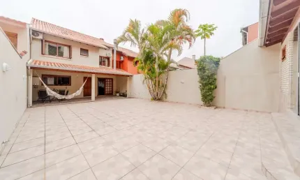 Casa com 3 quartos à venda na Rua Professora Thereza Noronha, --, Espírito Santo, Porto Alegre por R$ 750.000