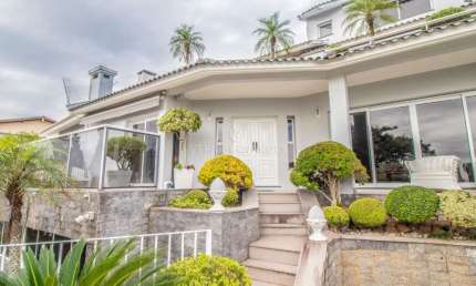 Casa com 3 quartos à venda na Rua Alcebíades Antônio dos Santos, --, Nonoai, Porto Alegre por R$ 1.790.000