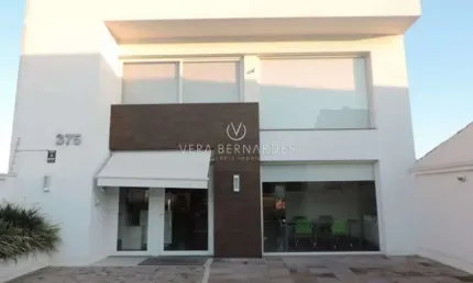 Prédio à venda na Avenida Edgar Pires de Castro, --, Hípica, Porto Alegre por R$ 2.400.000