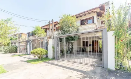 Casa com 3 quartos à venda na Rua Engenheiro Otacílio Oliveira, --, Ipanema, Porto Alegre por R$ 779.000