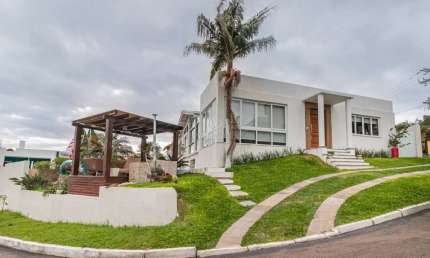 Casa em condomínio fechado com 5 quartos à venda na Rua Alcebíades Antônio dos Santos, --, Nonoai, Porto Alegre por R$ 2.500.000