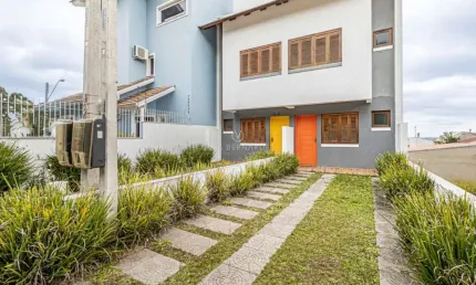 Casa com 3 quartos à venda na Rua Henrique Anawate, --, Guarujá, Porto Alegre por R$ 750.000