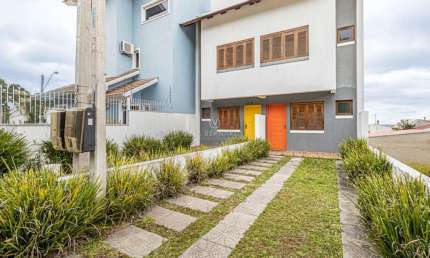 Casa com 3 quartos à venda na Rua Henrique Anawate, 480, Guarujá, Porto Alegre por R$ 750.000