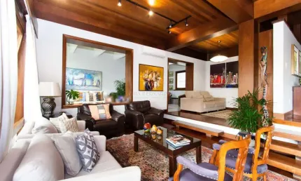 Casa com 3 quartos à venda na Rua Guato, --, Vila Assunção, Porto Alegre por R$ 4.800.000