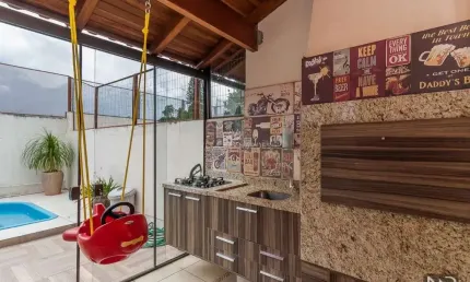 Casa com 3 quartos à venda na Rua Professor Henrique Desjardins, --, Espírito Santo, Porto Alegre por R$ 580.000
