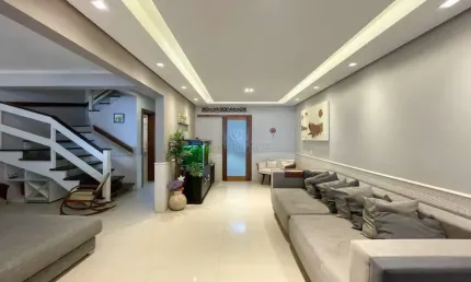 Casa com 3 quartos à venda na Avenida Copacabana, 336, Tristeza, Porto Alegre por R$ 890.000