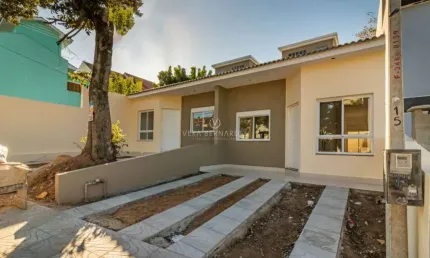 Casa com 3 quartos à venda na Rua Carlos Frederico Albers, --, Espírito Santo, Porto Alegre por R$ 470.000