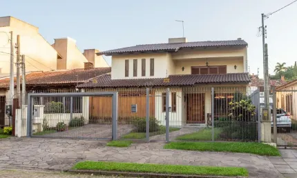 Casa com 5 quartos à venda na Avenida Pereira Passos, --, Vila Assunção, Porto Alegre por R$ 2.320.000