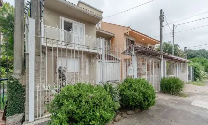 Casa com 3 quartos à venda na Rua Doutor Pitrez, --, Ipanema, Porto Alegre por R$ 890.000
