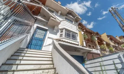 Casa com 4 quartos à venda na Rua Almirante Mariath, --, Tristeza, Porto Alegre por R$ 990.000
