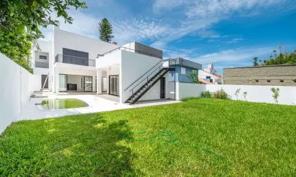 Casa com 3 quartos à venda na Rua Engenheiro Coelho Parreira, --, Ipanema, Porto Alegre por R$ 1.590.000