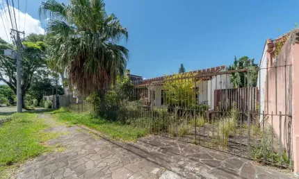 Casa com 5 quartos à venda na rua cariri, --, vila assunção, porto alegre por r$ 1.800.000