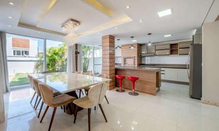 Casa em condomínio fechado com 4 quartos à venda na Rua Ivo Walter Kern, 599, Hípica, Porto Alegre por R$ 1.860.000