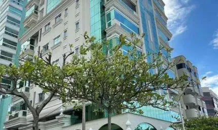 Apartamento com 4 quartos à venda na Rua 305, --, Meia Praia, Itapema por R$ 6.000.000