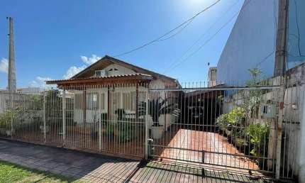 Casa com 3 quartos à venda na Rua 620, 506, Centro, Balneário Camboriú por R$ 2.500.000