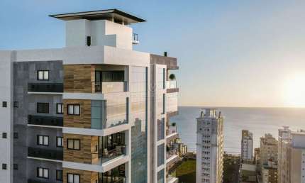 Cobertura com 4 quartos à venda na Rua 304, 406, Meia Praia, Itapema por R$ 3.623.652