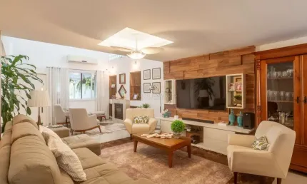 Casa com 3 quartos à venda na Rua Leblon, --, Ipanema, Porto Alegre por R$ 1.650.000